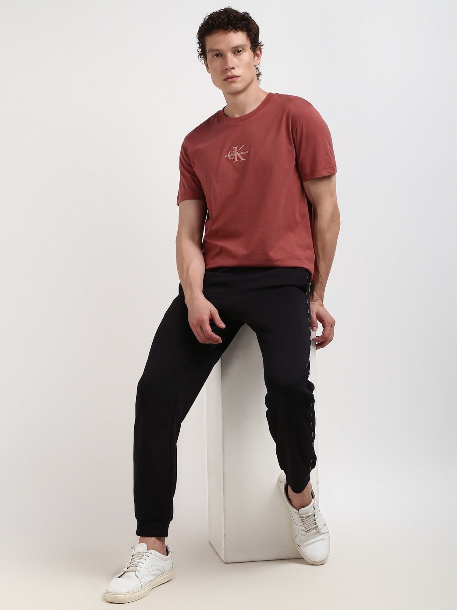 Calvin Klein Jeans Red Cotton Regular Fit T-Shirt