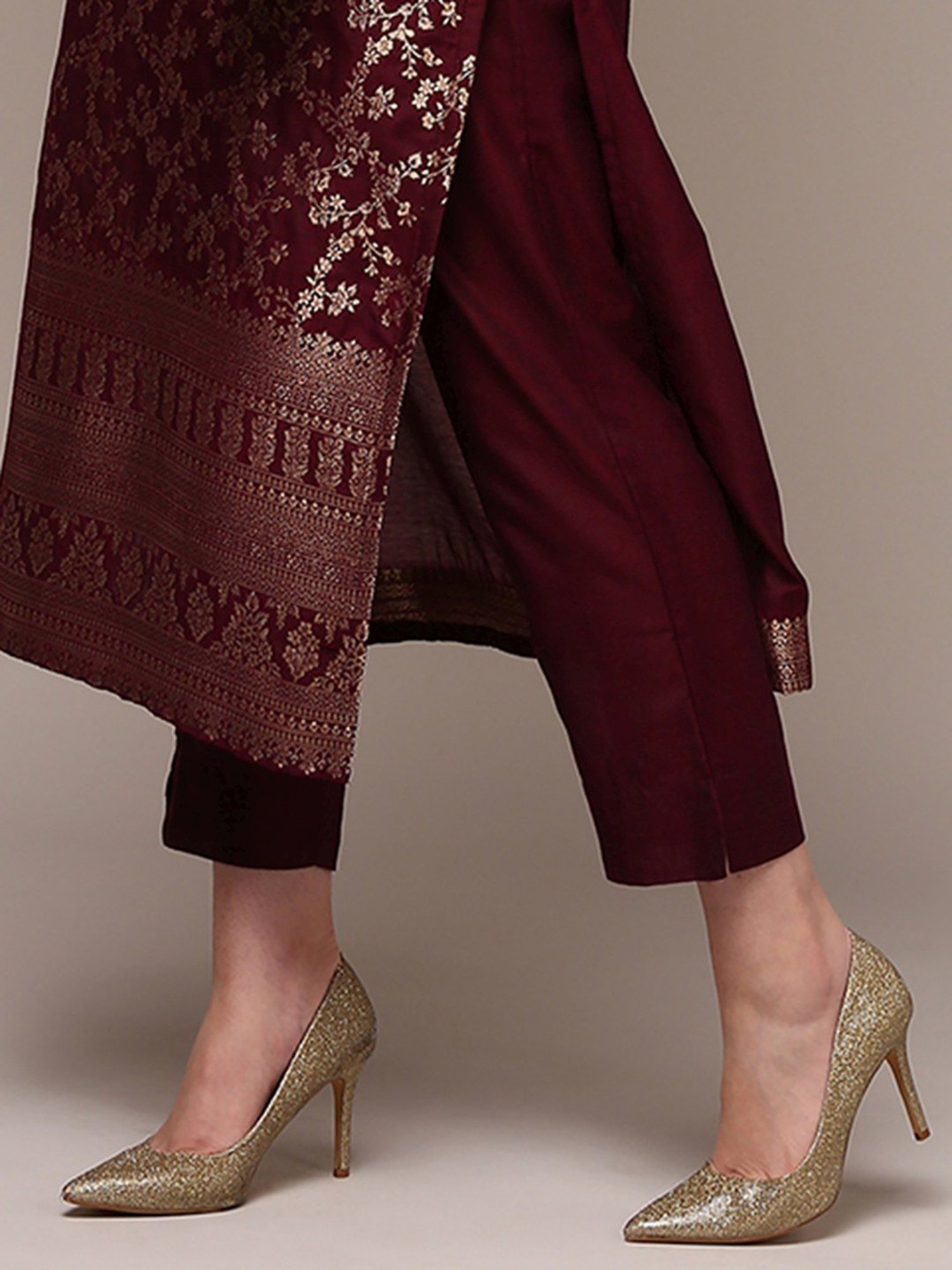 Vaamsi Maroon Woven Pattern Kurta Pant Set With Dupatta