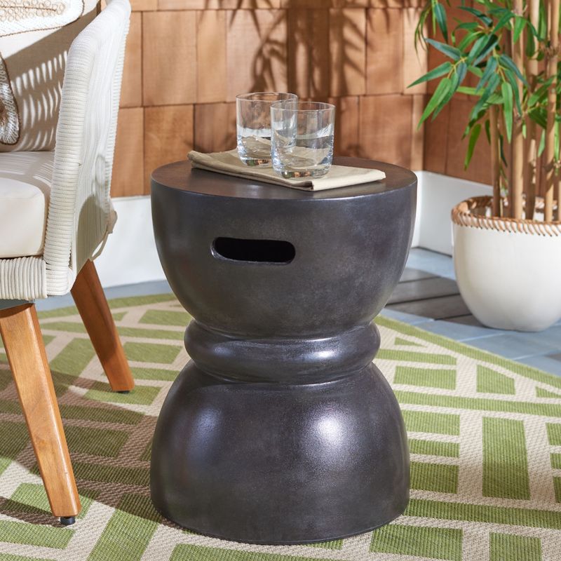 Haruki Indoor/Outdoor Modern Concrete Round Accent Table - Black - Safavieh