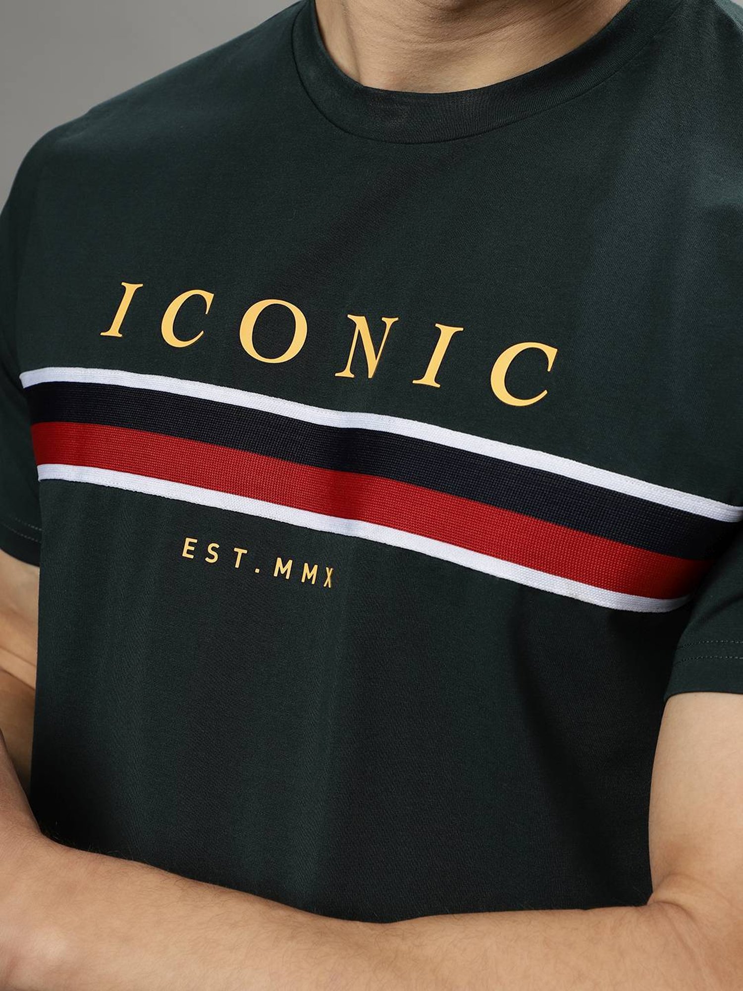 Iconic Men Graphic Print Regular Fit Cotton T-shirt