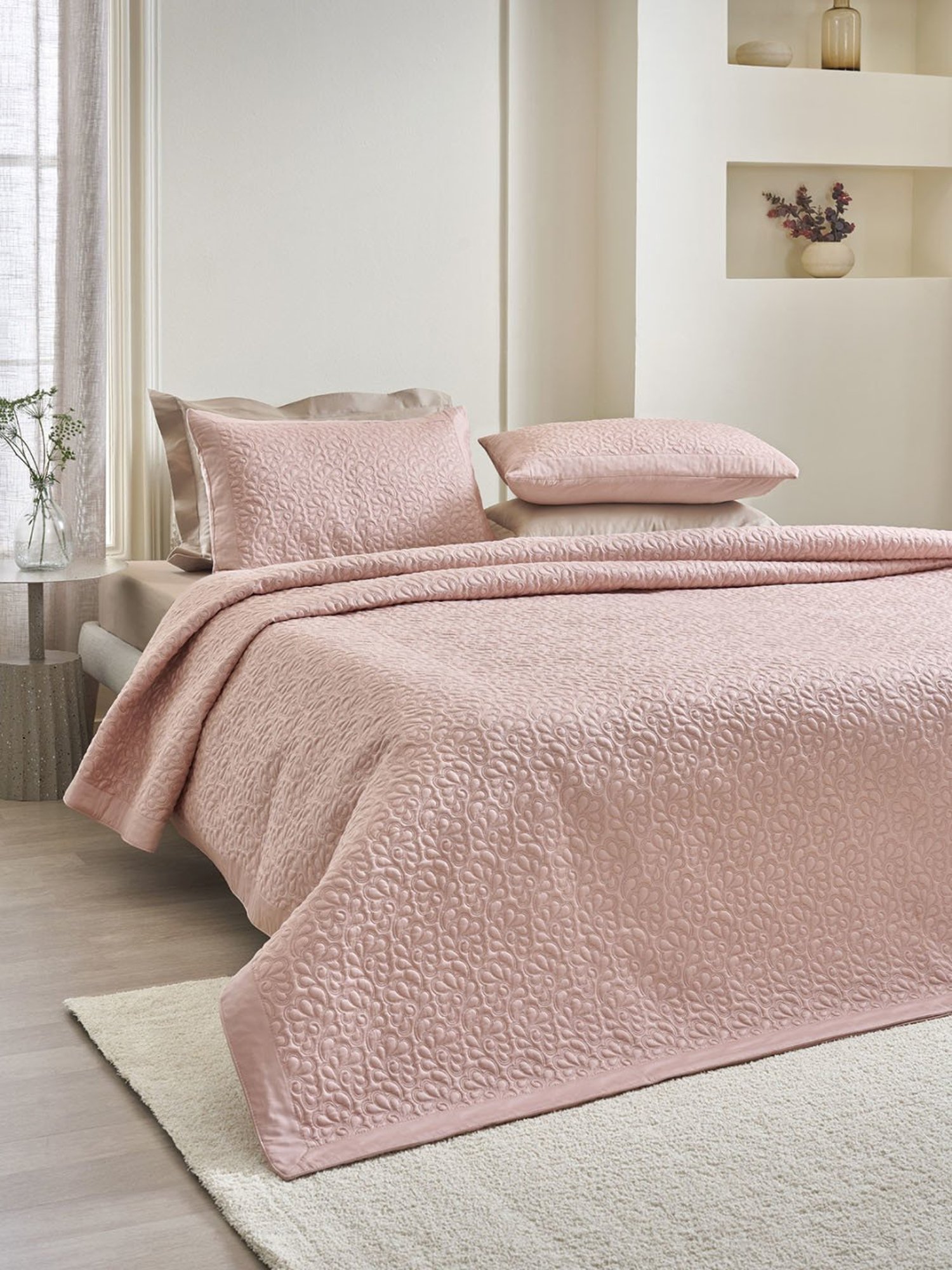 DDECOR Live beautiful Geometric Savannah Dusty Rose 210 TC Cotton Comforters - Set of 3