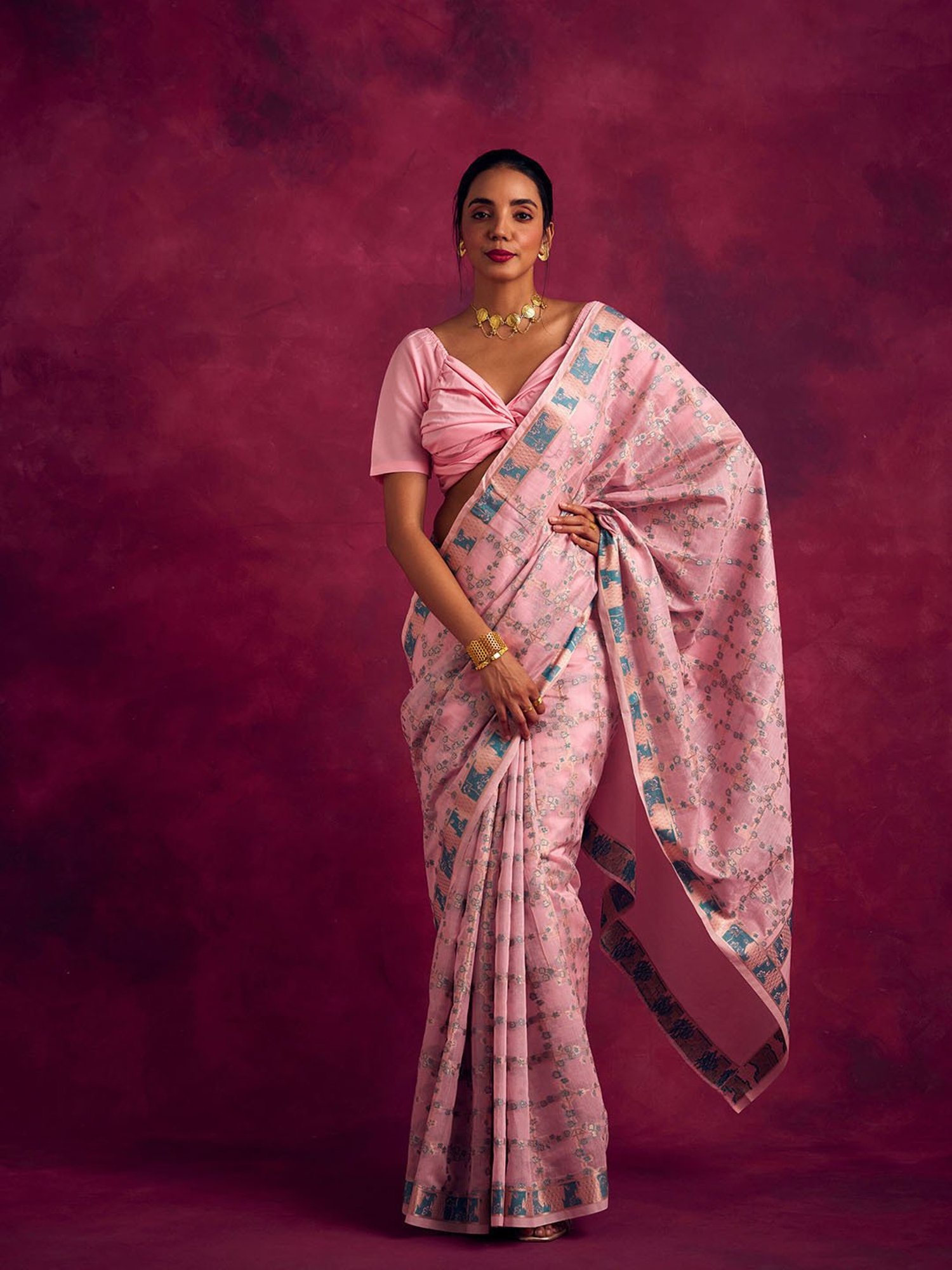 Abhishti Pink Woven Saree Without Blouse