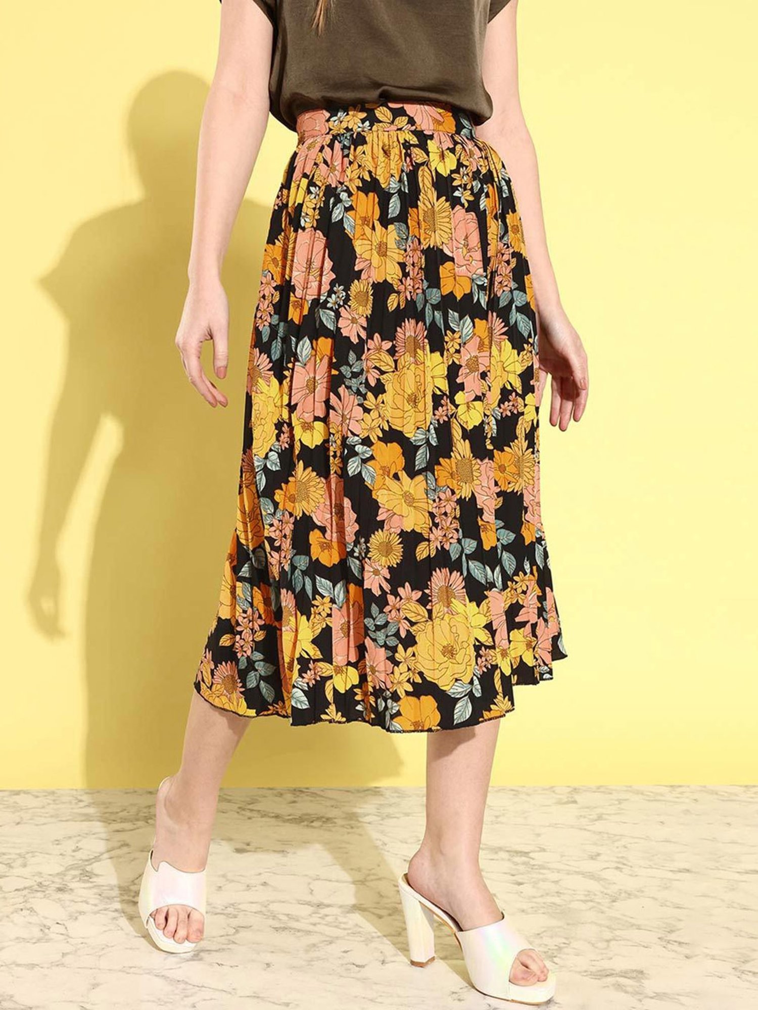 Anvi Be Yourself Black Printed Pleated Skirt