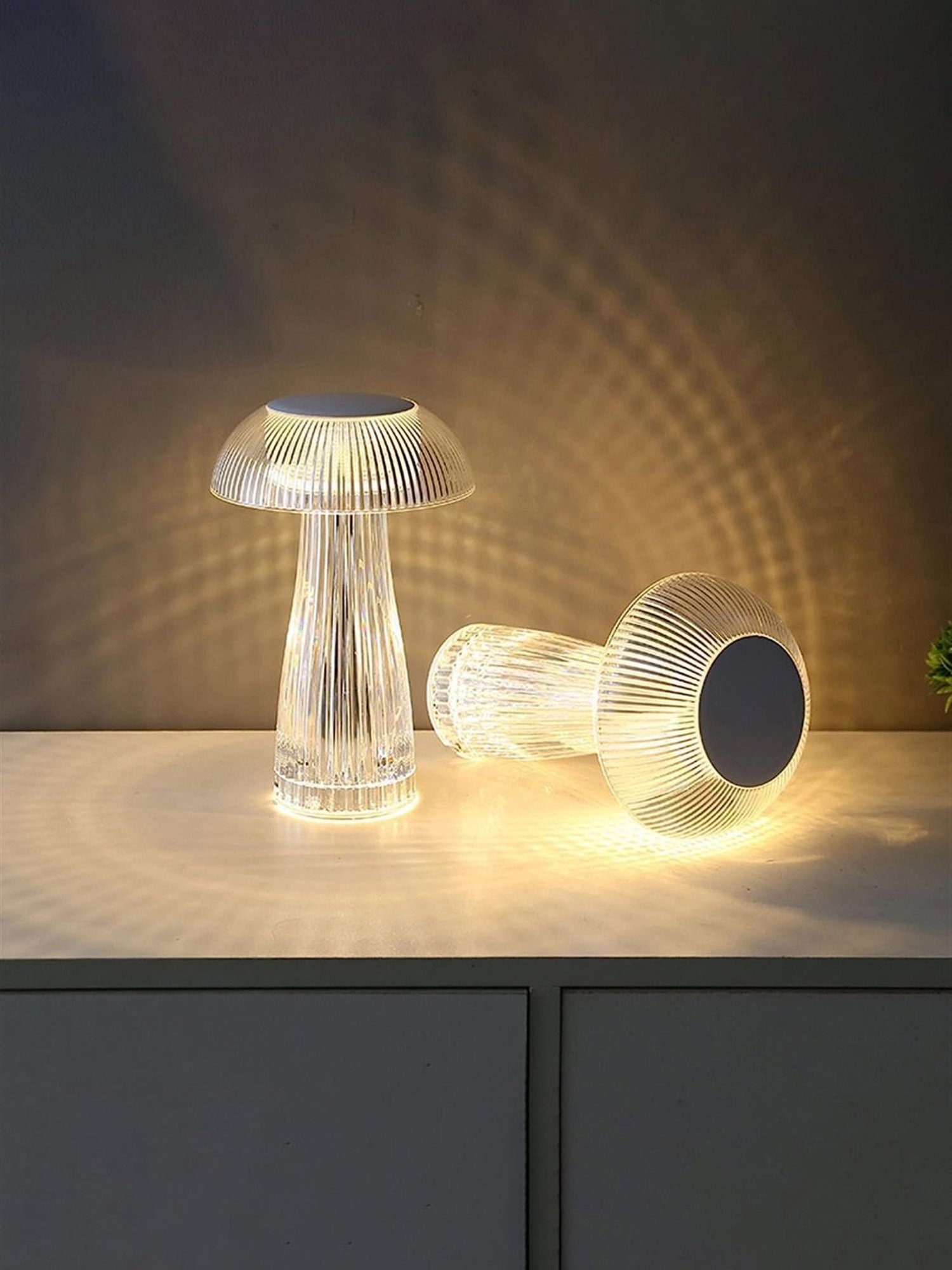 Xergy Crystal Jellyfish Table Lamp with Touch Control and Usb Rechargeable (Warm white)