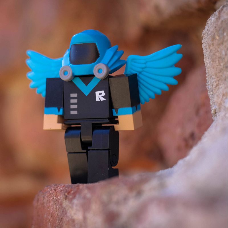 Roblox Action Collection: From the Vault - 20 Figure Pack (Includes Exclusive Virtual Item)