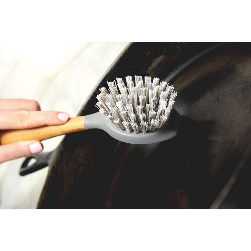 Full Circle Tenacious C Cast Iron Brush