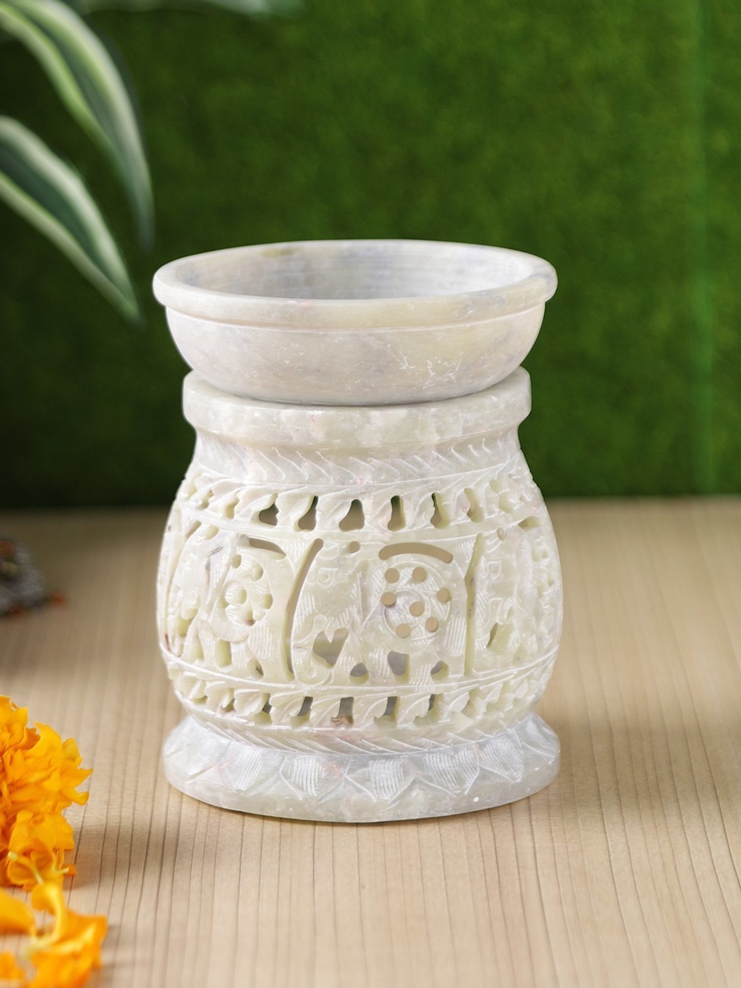 Aapno Rajasthan Cream Oil Diffuser
