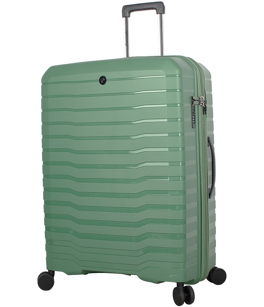 Pathfinder Resort Collection 28#double; Hardside Spinner