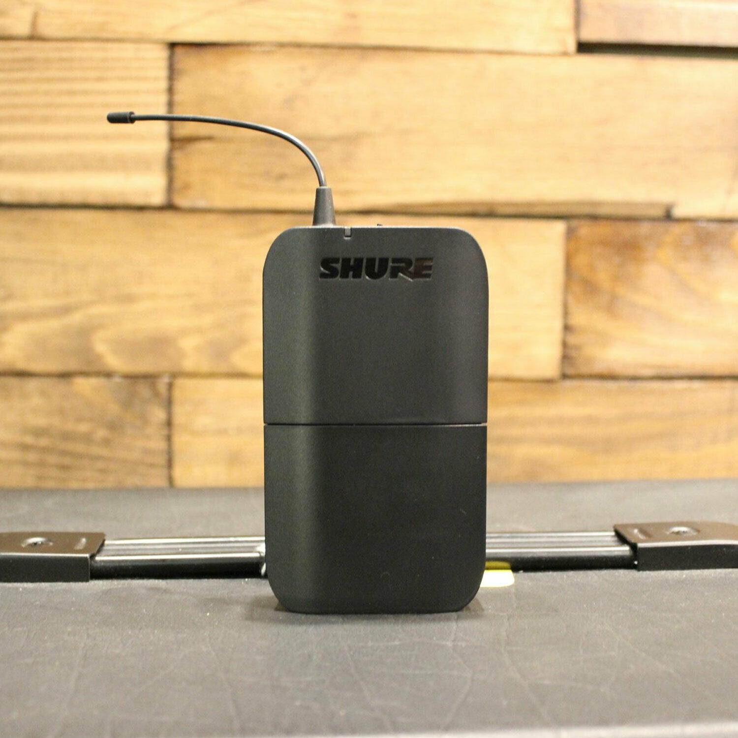 Shure BLX1 Wireless Bodypack Transmitter (H10: 542 to 572 MHz)