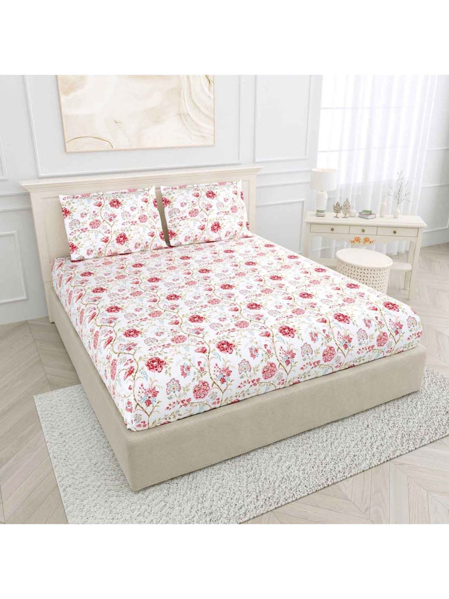 Haus & Kinder Red Cotton 186 TC King Bedsheet with 2 Pillow Covers