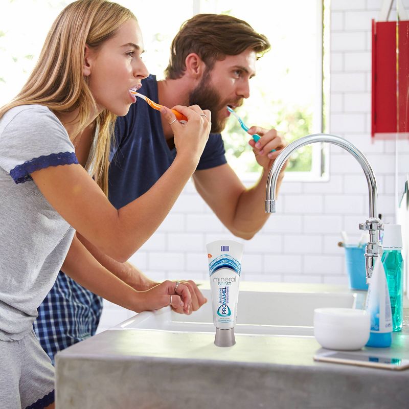 Sensodyne Pronamel Mineral Boost Whitening Action Toothpaste