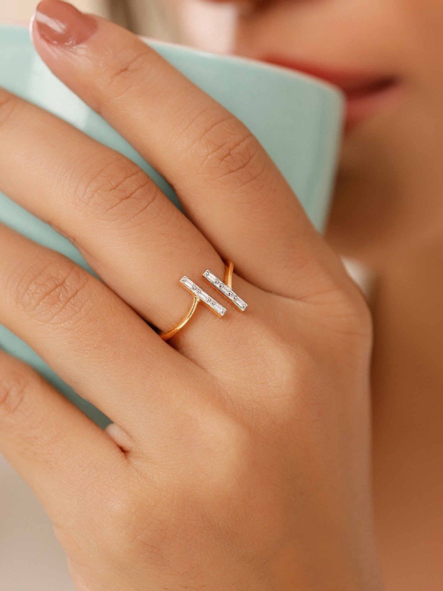 Mia by Tanishq Sleek Elegance 18k Diamond Finger Ring