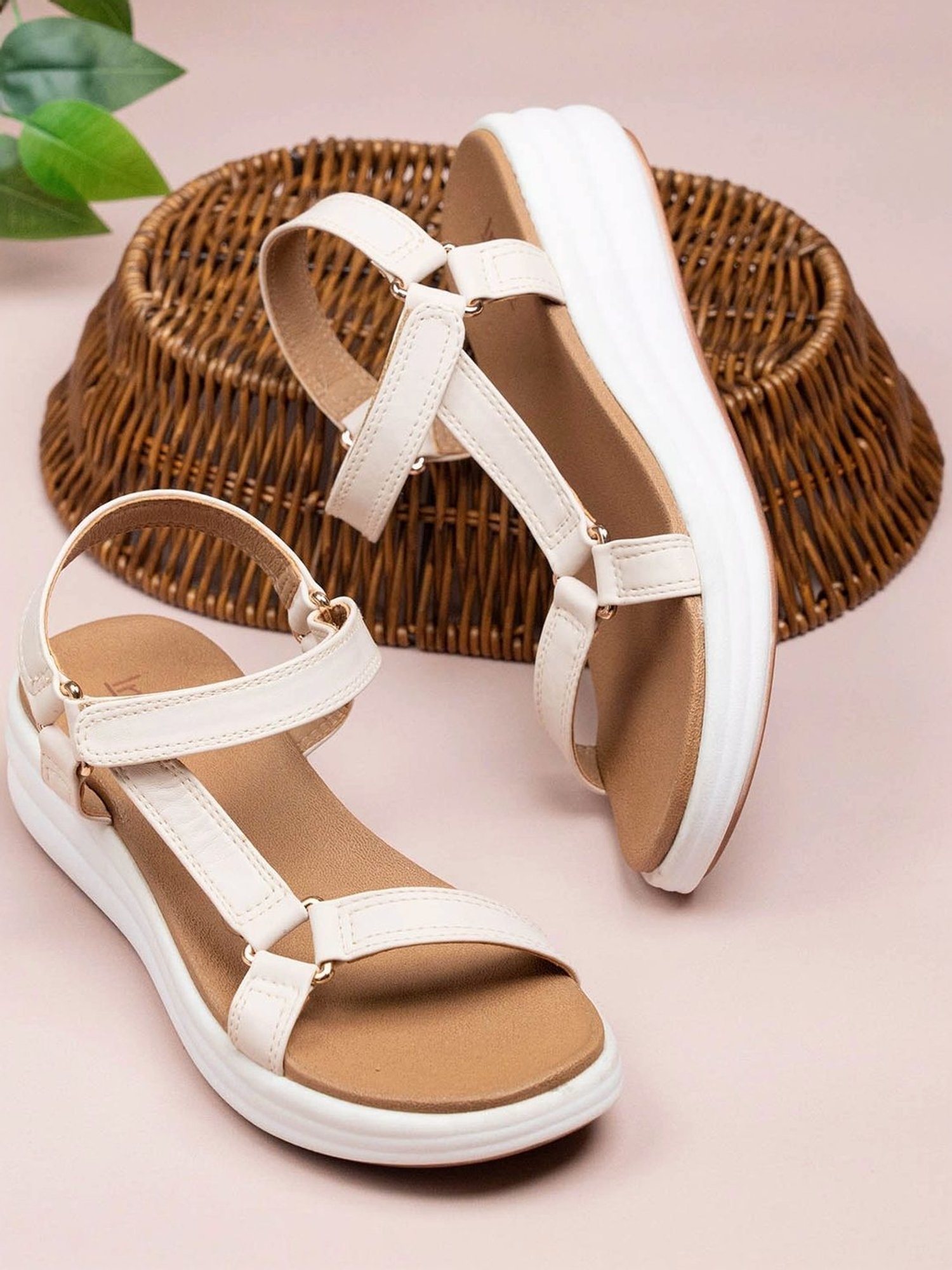 Inc.5 Women's Cream Floater Sandals