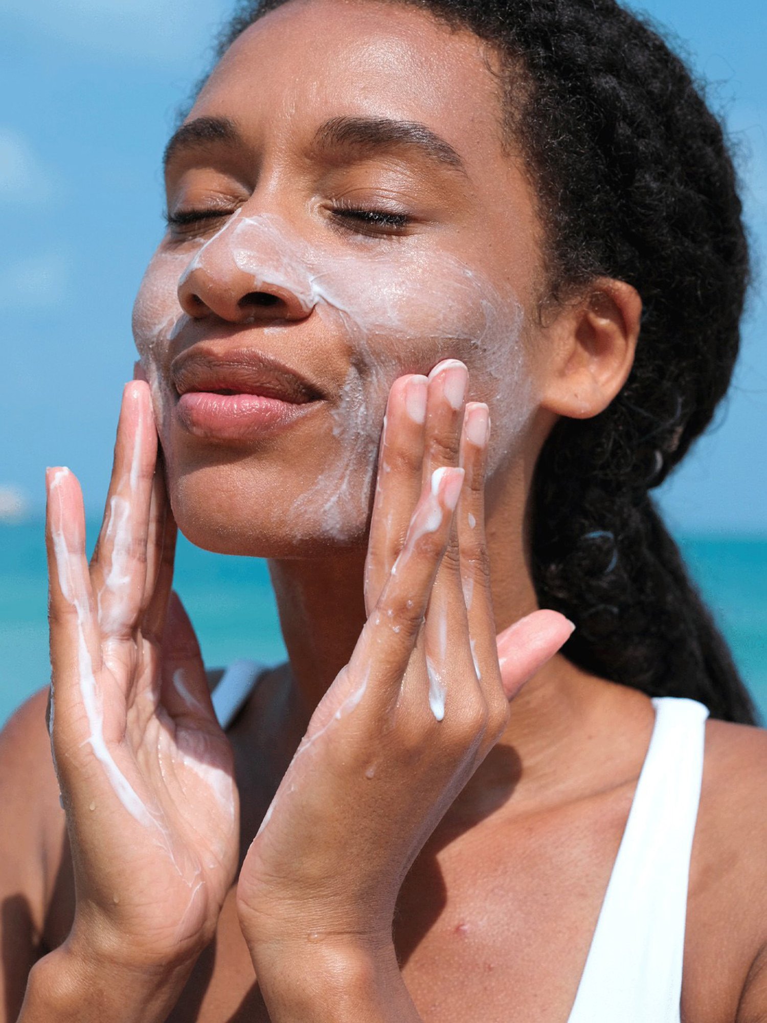 Lotus Herbals Illuminating Radiance Cleansing Foam - 100 gm