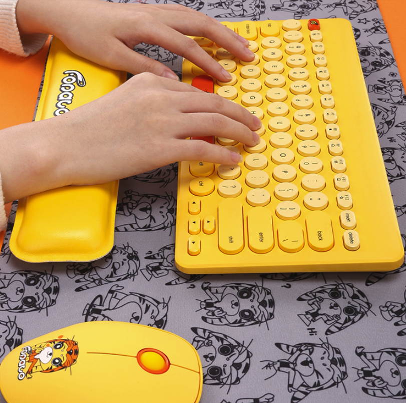 CORN LK586  Ergonomic Design Cartoon Pattern, Cool Exterior 2.4Ghz Wireless  Keyboard, Silent Clicking Mouse, Mouse Pad and Palm Rest Combo, Round and Retro Chiclet Keycaps - Yellow