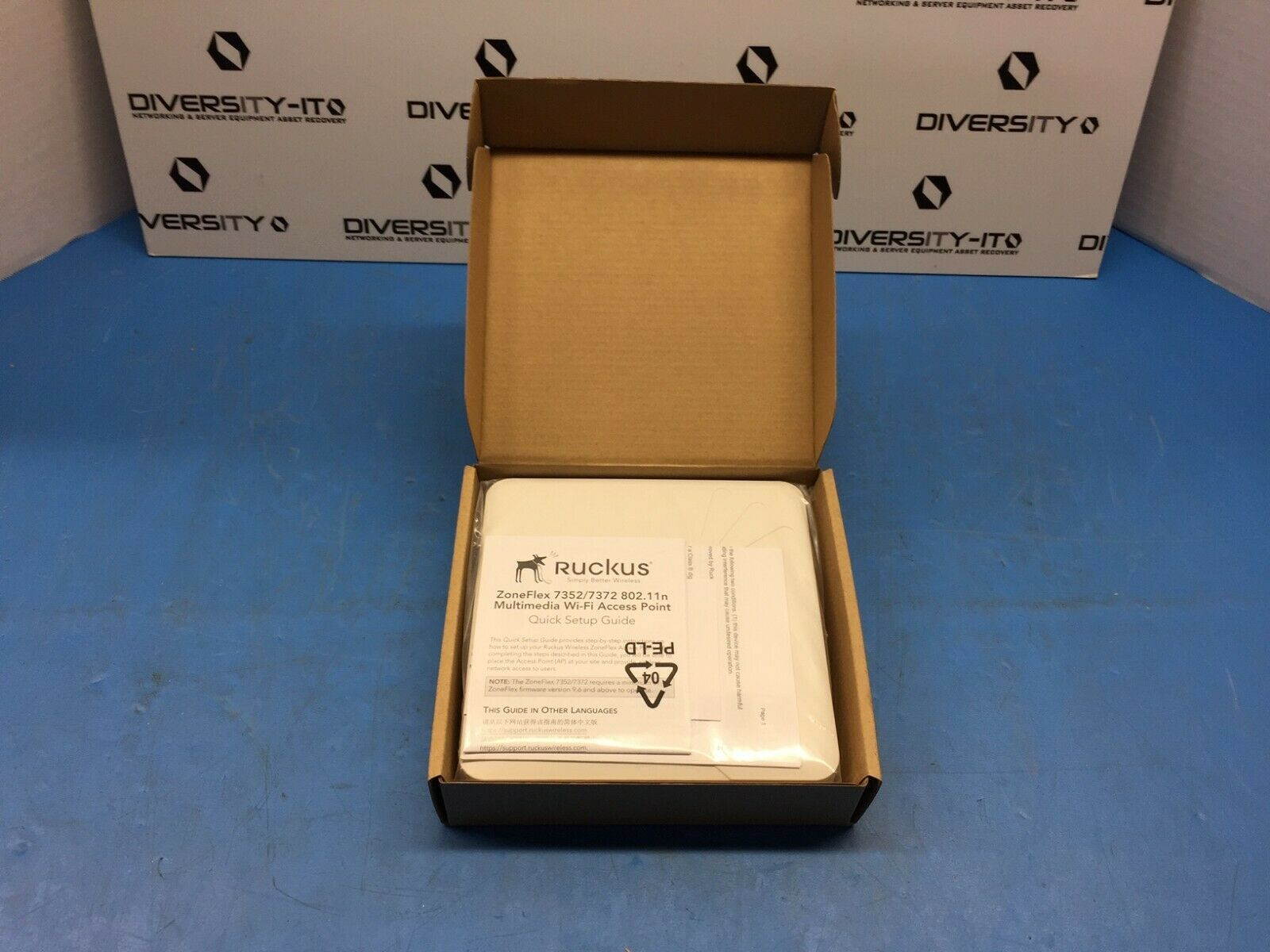 Ruckus ZoneFlex 7372 2.4GHz / 5GHz 802.11n Wireless Access Point 901-7372-US00