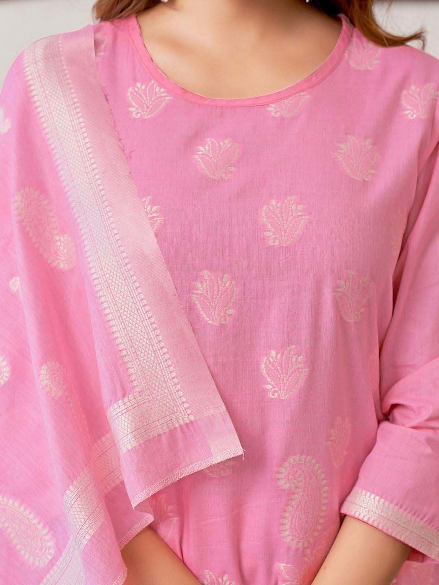 Skylee Pink Cotton Woven Pattern Kurta Pant Set With Dupatta