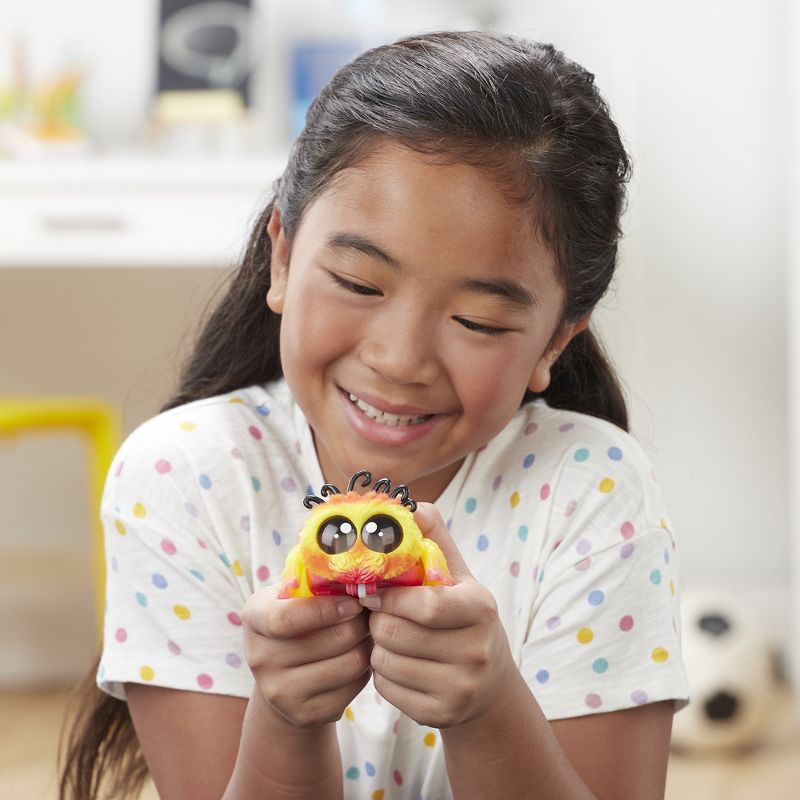 Yellies! Peeks - Voice-Activated Spider Pet
