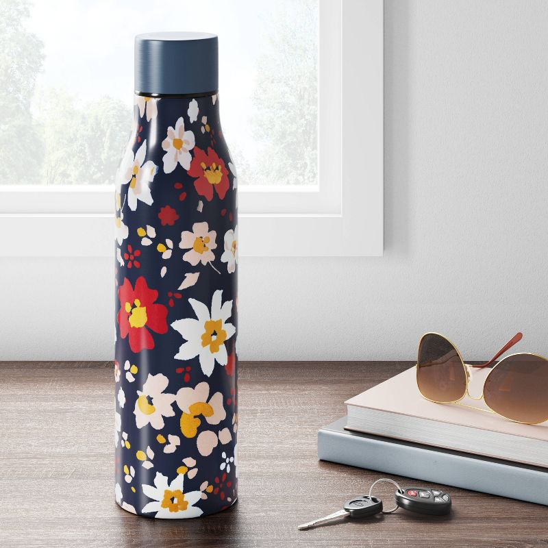 20oz Stainless Steel Vacuum Water Bottle Multi Color Daisies Blue - Room Essentials™