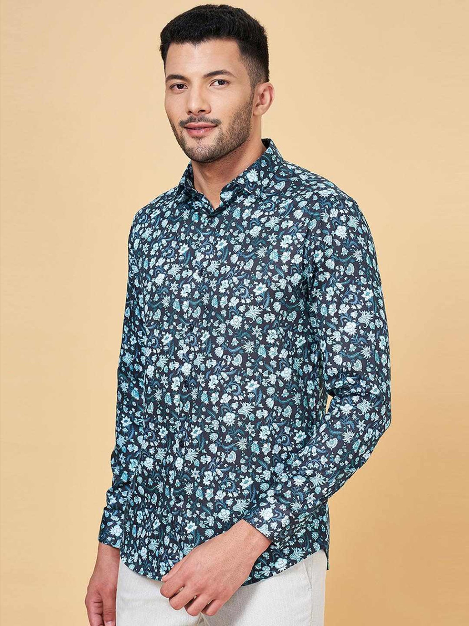 Peregrine by Pantaloons Black Cotton Slim Fit Printed Shirt