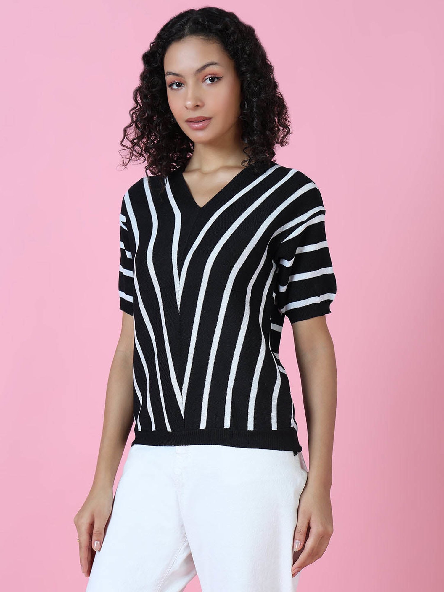 SHOWOFF Black & White Printed Top