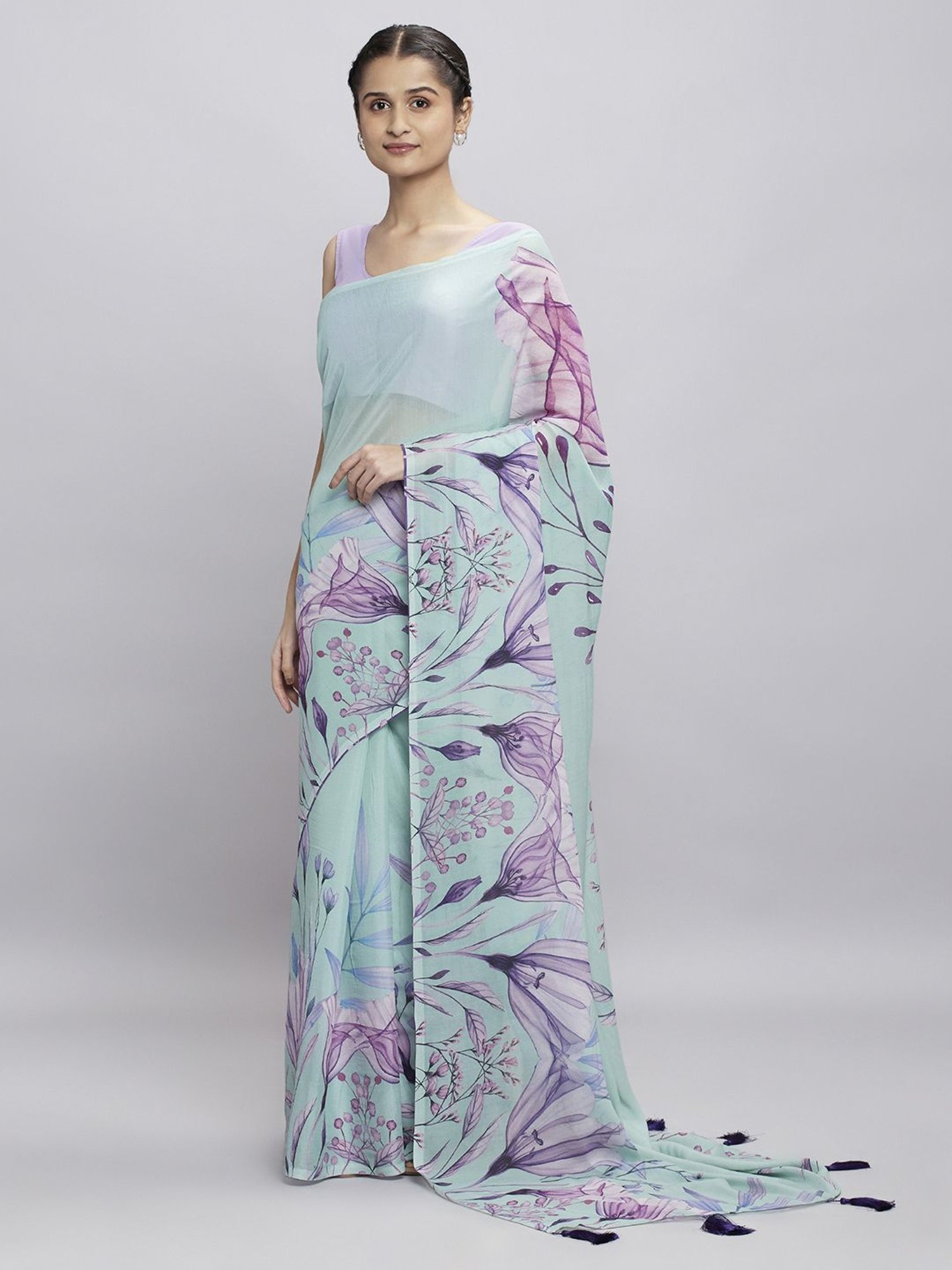 Navyasa Blue Liva Georgette Floral Printed Saree With Coordinated Unstitched Blouse Piece