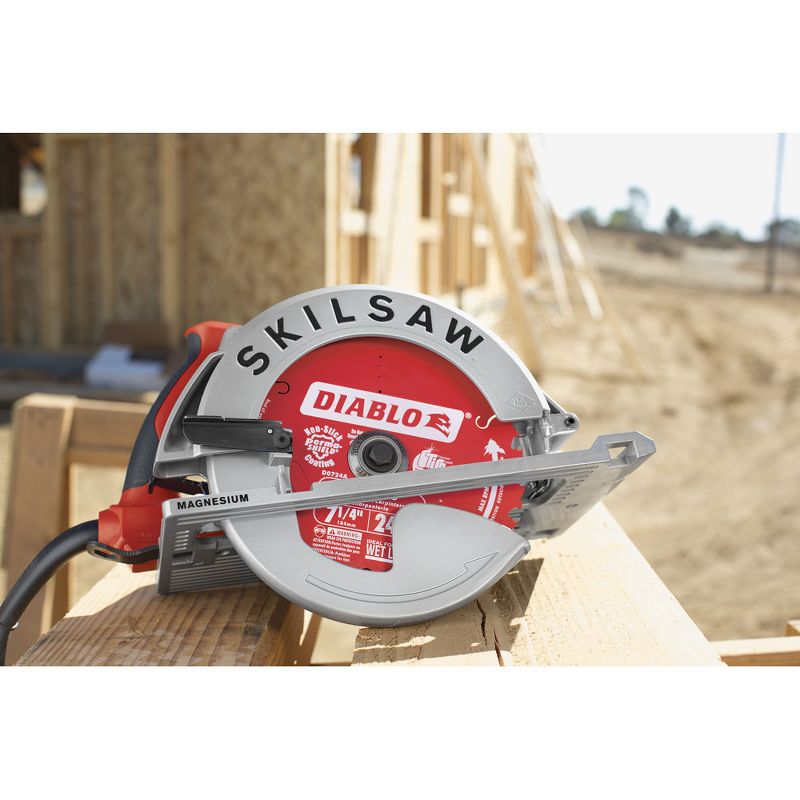 SKILSAW SPT67WM-RT 15 Amp 7-1/4 in. Sidewinder Magnesium Circular Saw