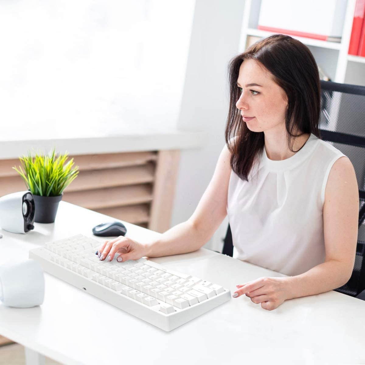 Mechanical Keyboard Brown Switches, Velocifire VM02WS Wireless Full Size Keyboard with Brown Switches White Backlit & High Battery Lasting for Copywriters, Typists, Programmer(White)