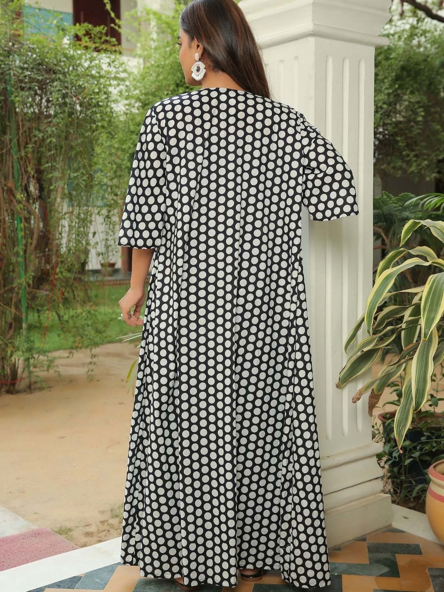 KAORI BY SHREYA AGARWAL Black & White Cotton Printed Crop Top Palazzo Set With Cape