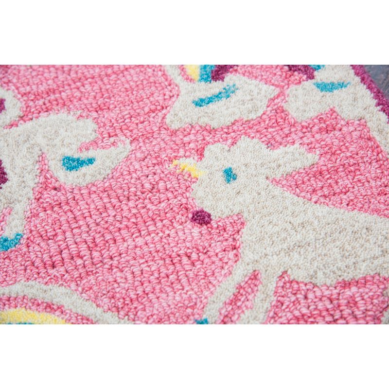 2'6"X3'4" Tufted Seahorses Oval Accent Rug Pink - Rizzy Home