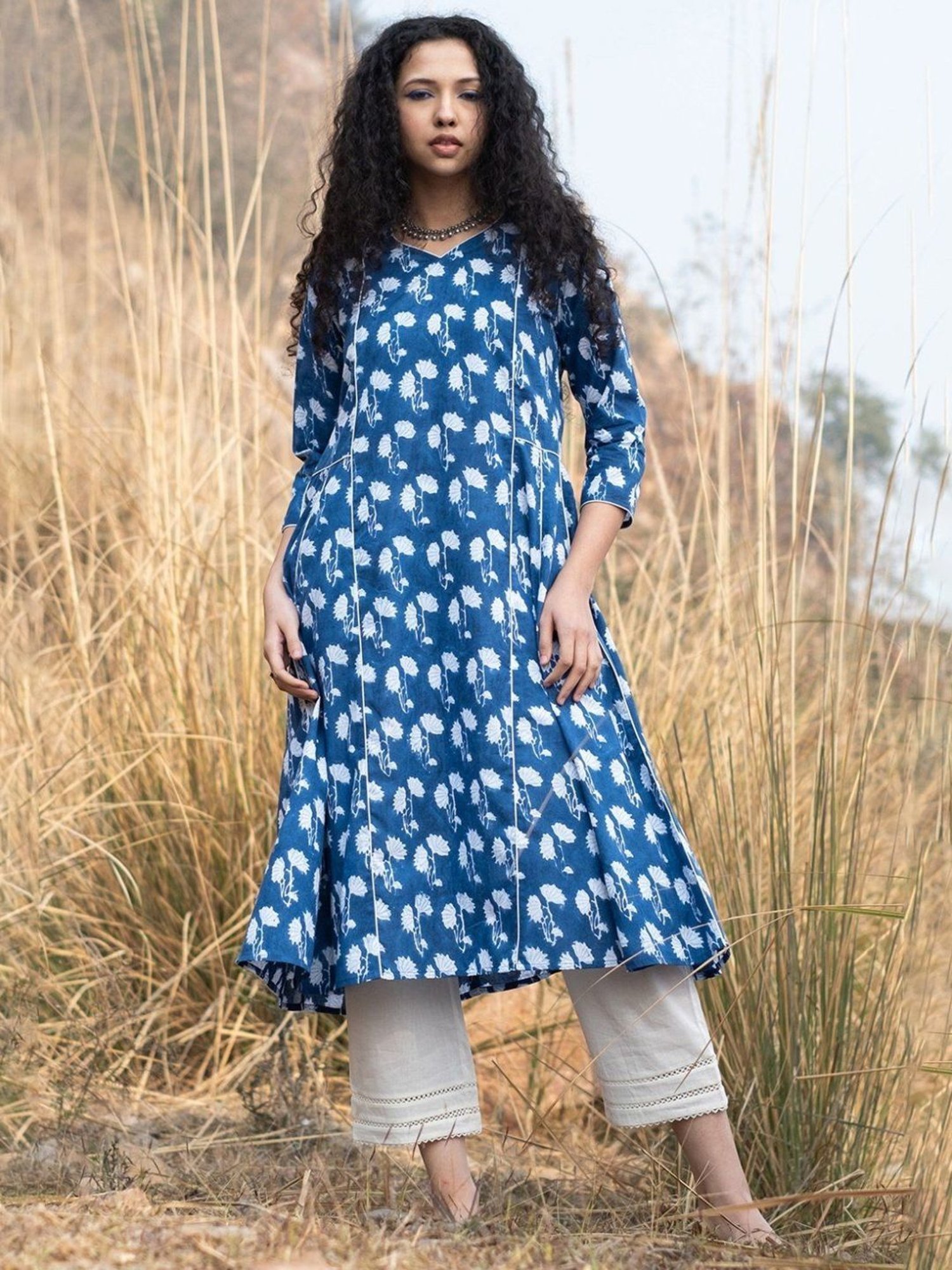 Akiso Neela Indigo Block Printed Panelled Anarkali Kurta With White Piping Detail
