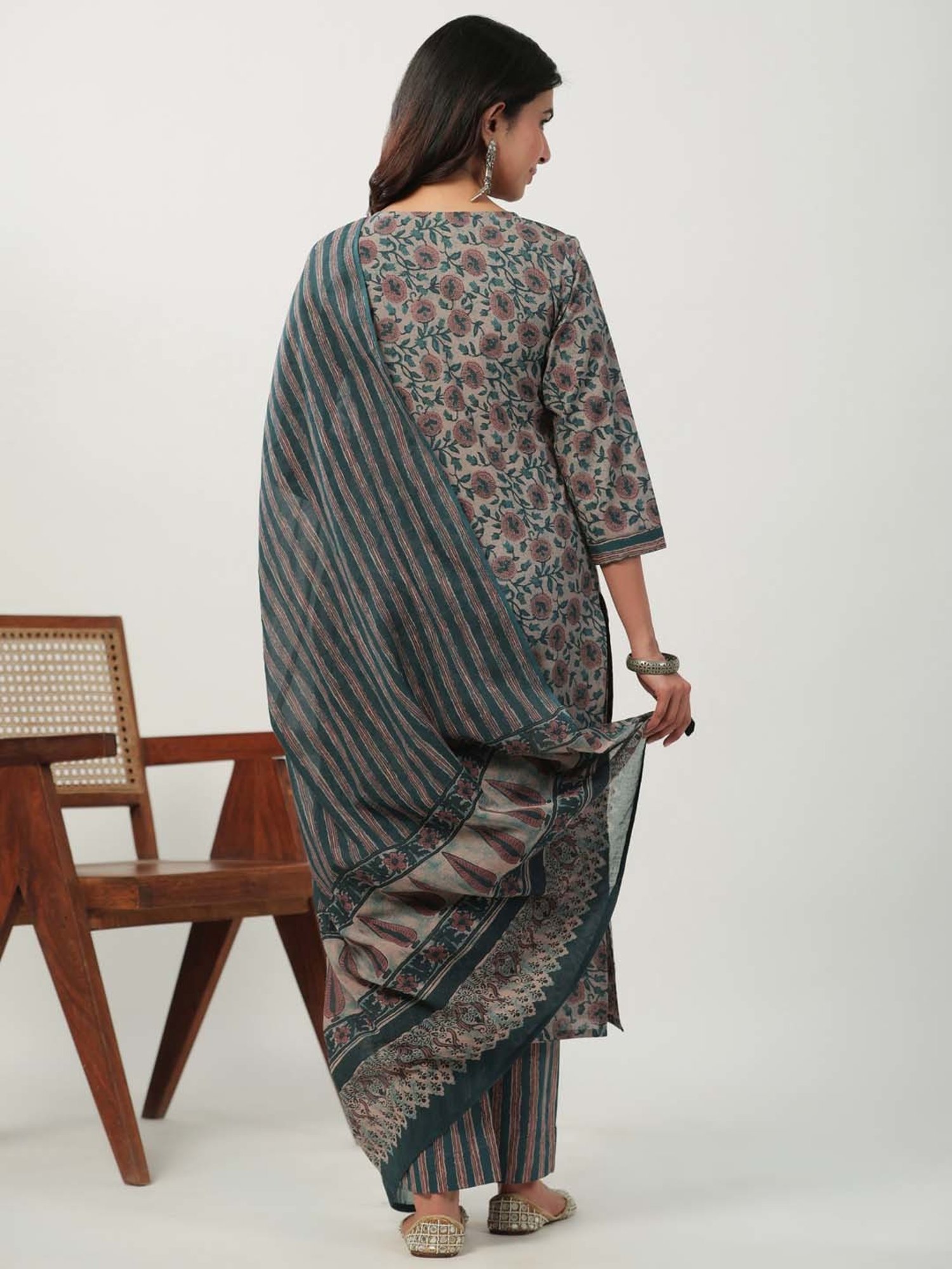 Janasya Beige & Blue Cotton Floral Print Kurta Pant Set With Dupatta