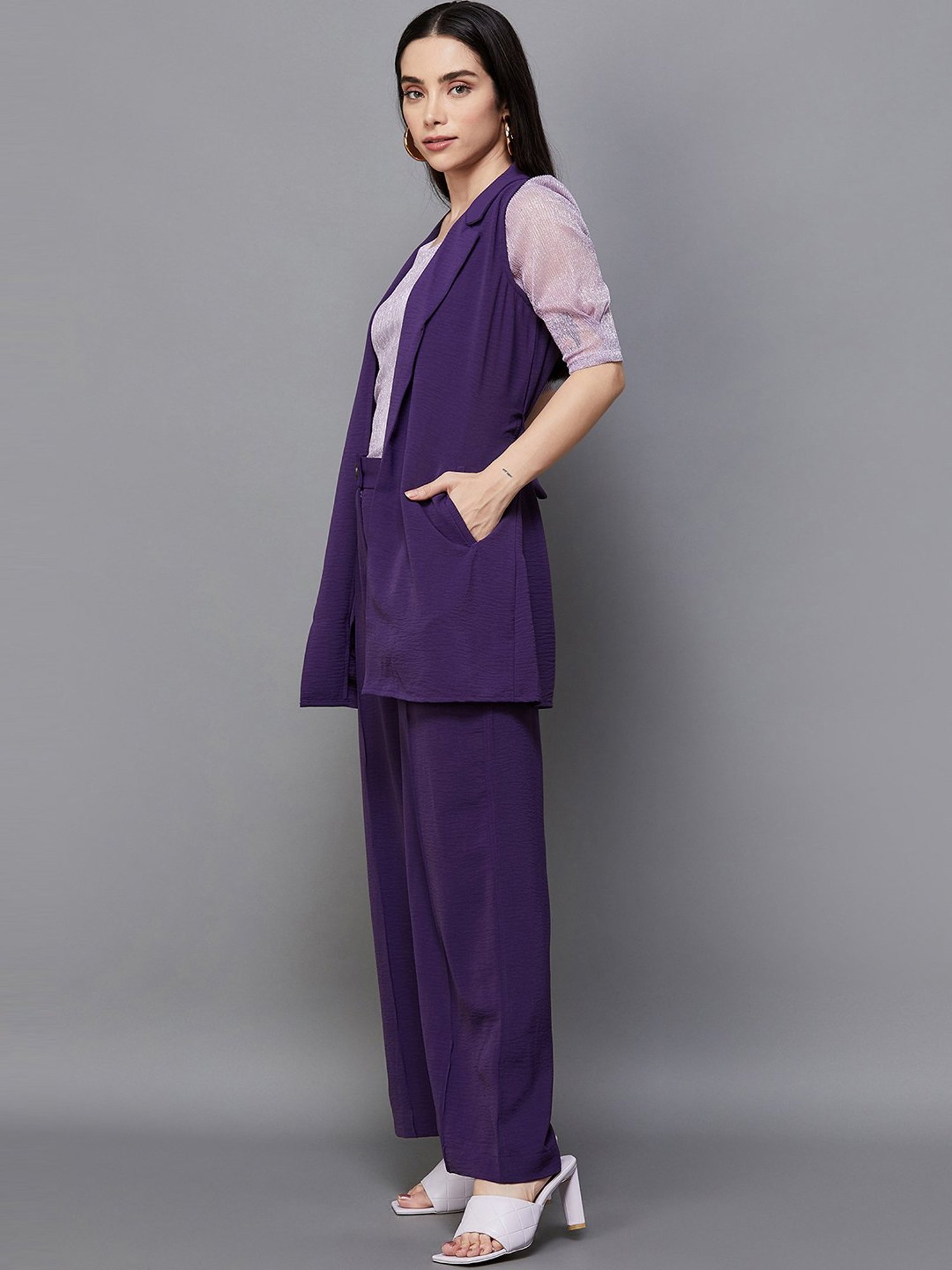 Code by Lifestyle Purple Sleeveless Shrug