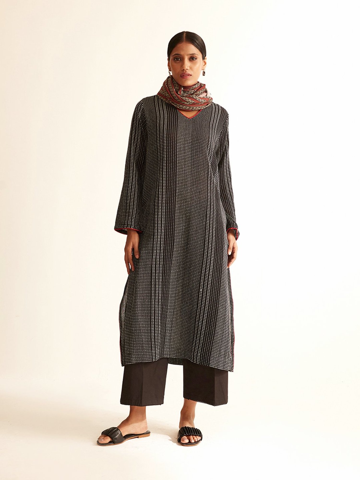 ANCESTRY Multicolor Printed Stole