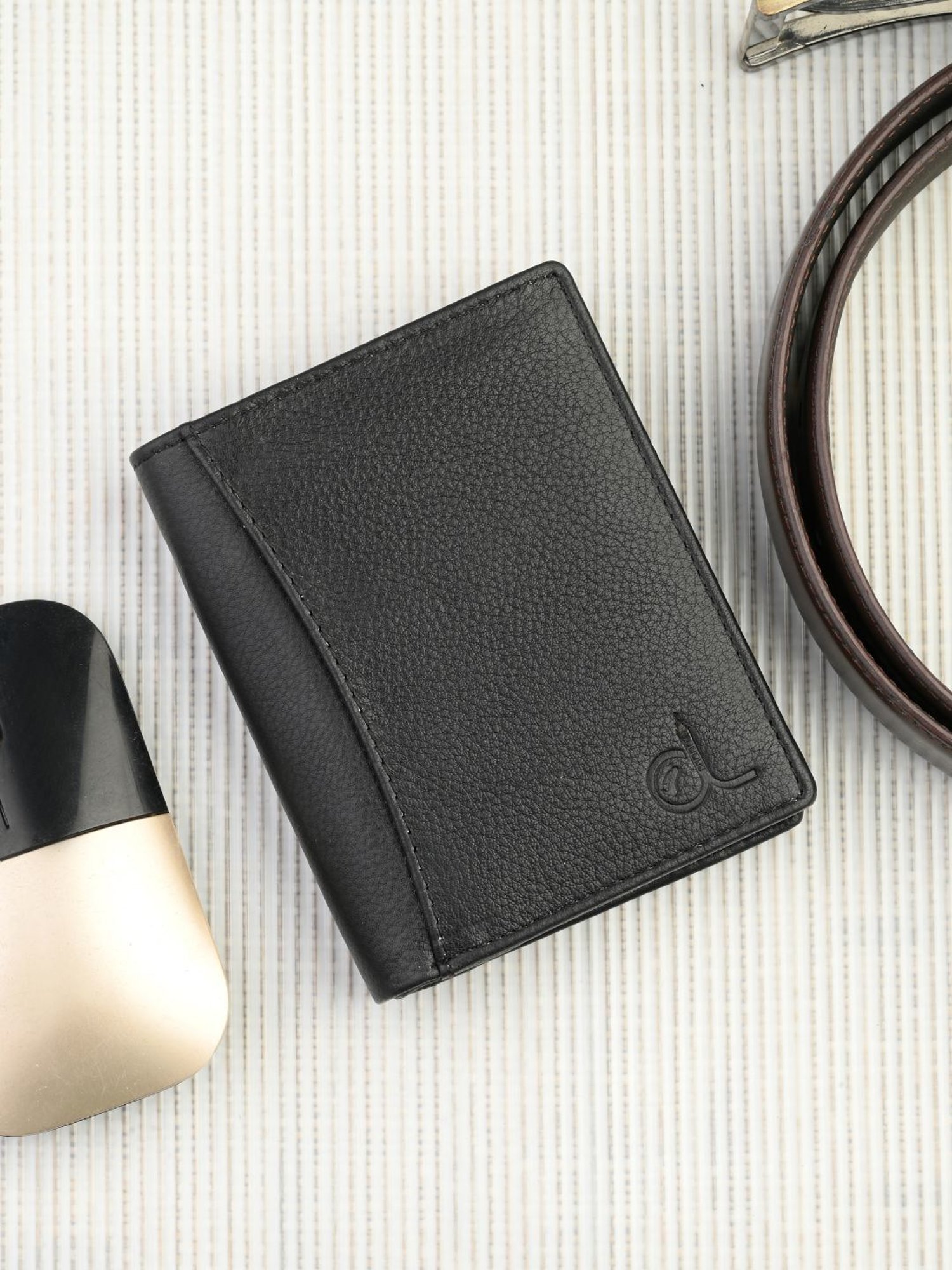 Clog London Black Leather Small Bi-Fold Wallet for Men