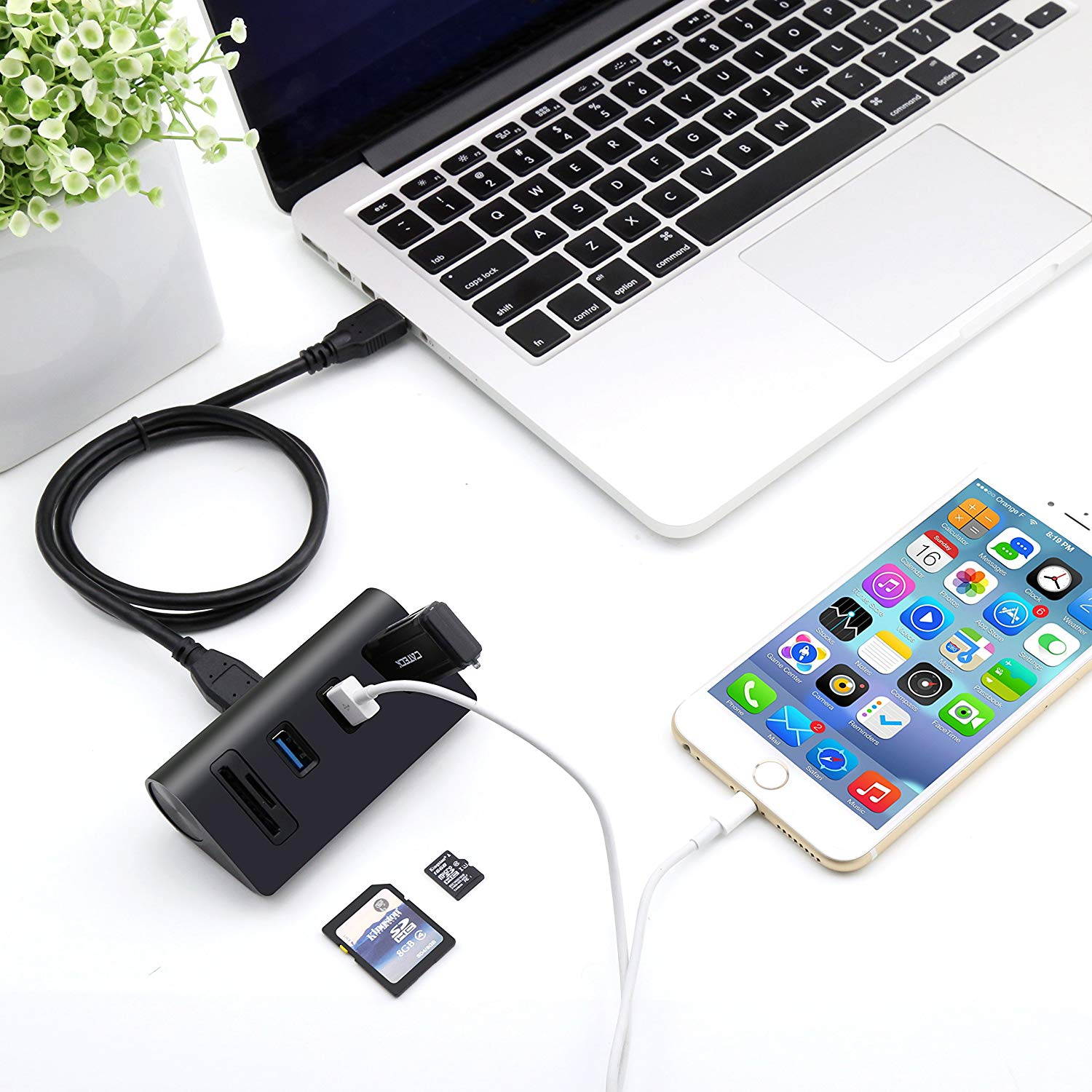 Cateck USB 3.0 HUB, Bus-Powered USB 3.0 3-Port Aluminum Hub with 2-Slots Card Reader Combo for iMac, MacBook Air, MacBook Pro, MacBook, Mac Mini, PCs, and Laptops, Black