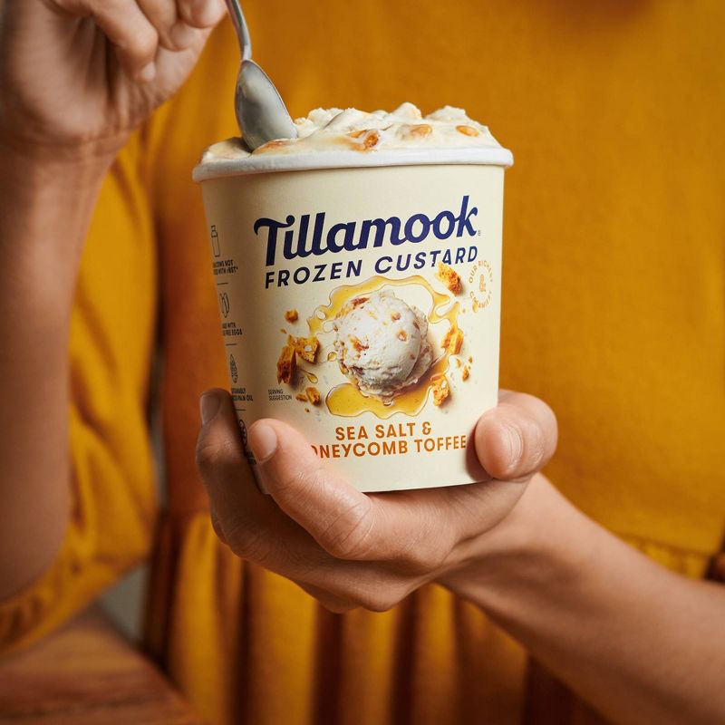 Kemps  Frozen Yogurt Twisted Dough Smooth & Creamy - 48oz