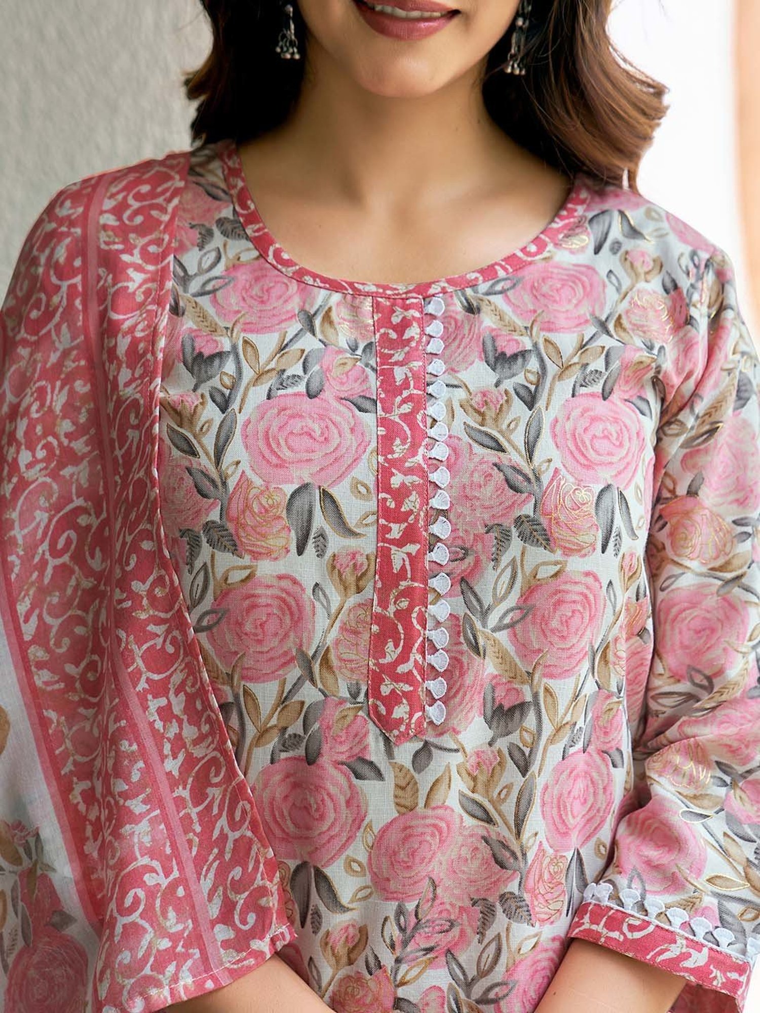 Skylee Multicolor Floral Kurta With Pant & Dupatta