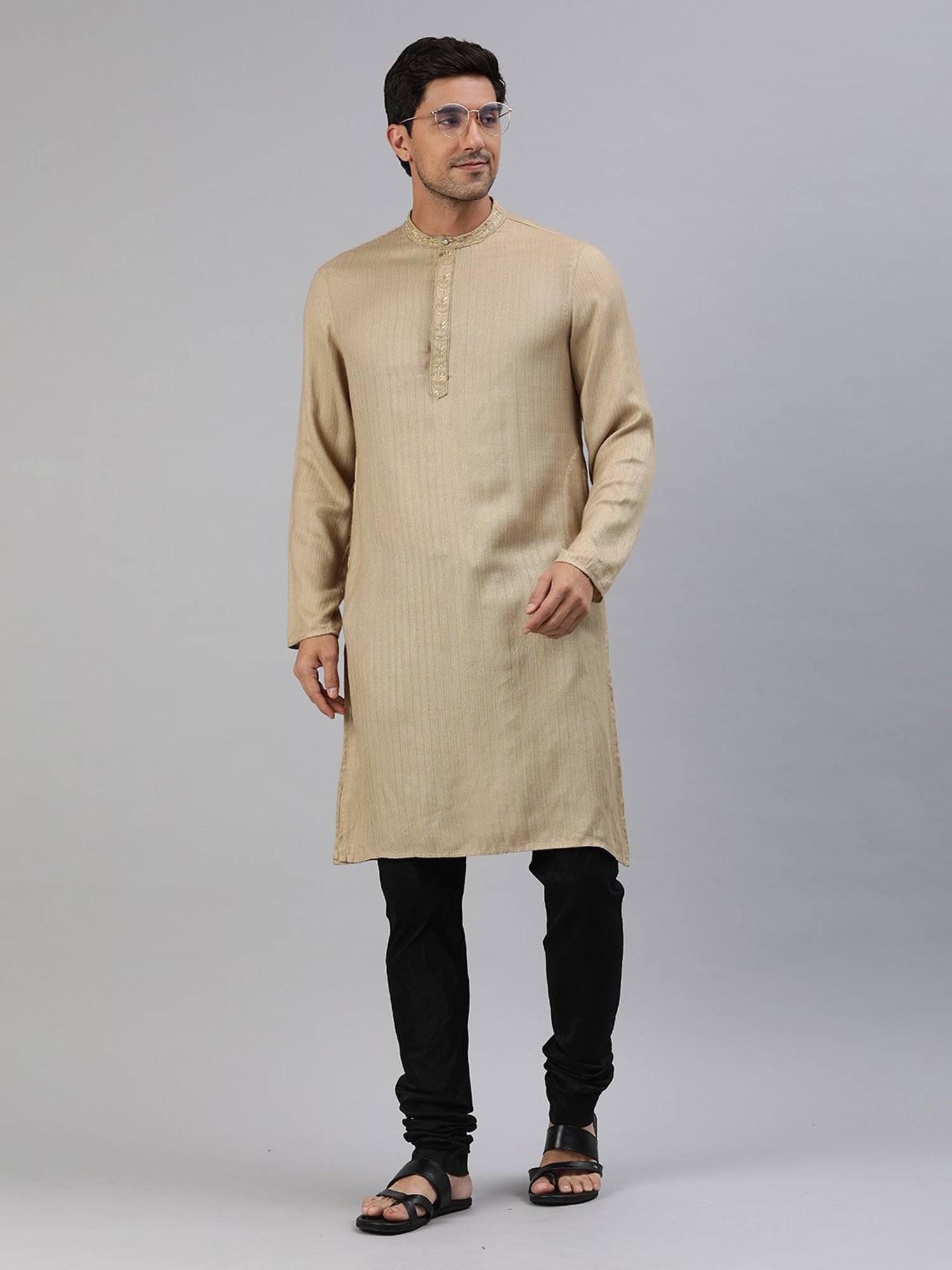 Manthan Black Regular Fit Churidars