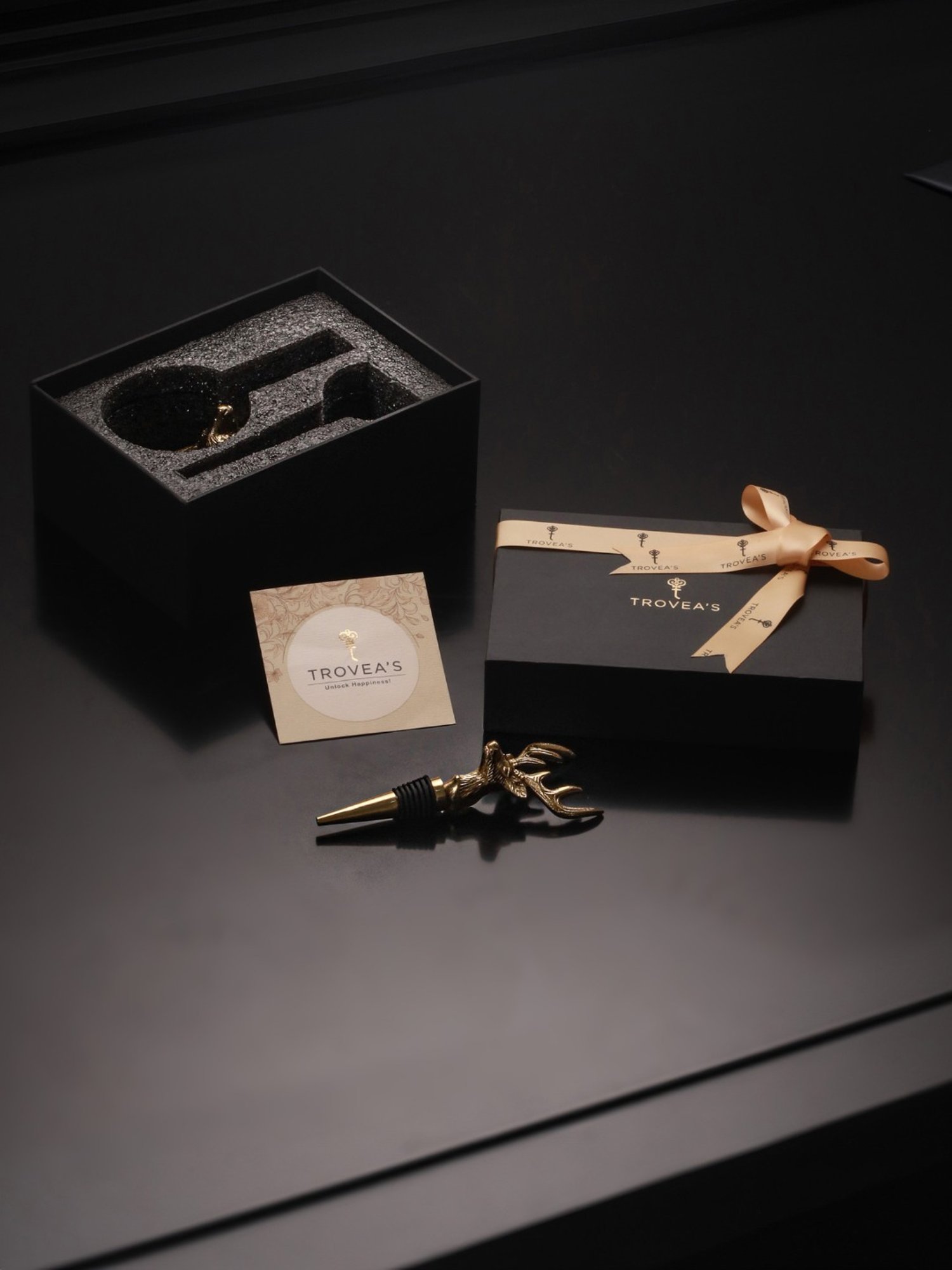 Trovea's Deer Design Golden Bottle Stopper