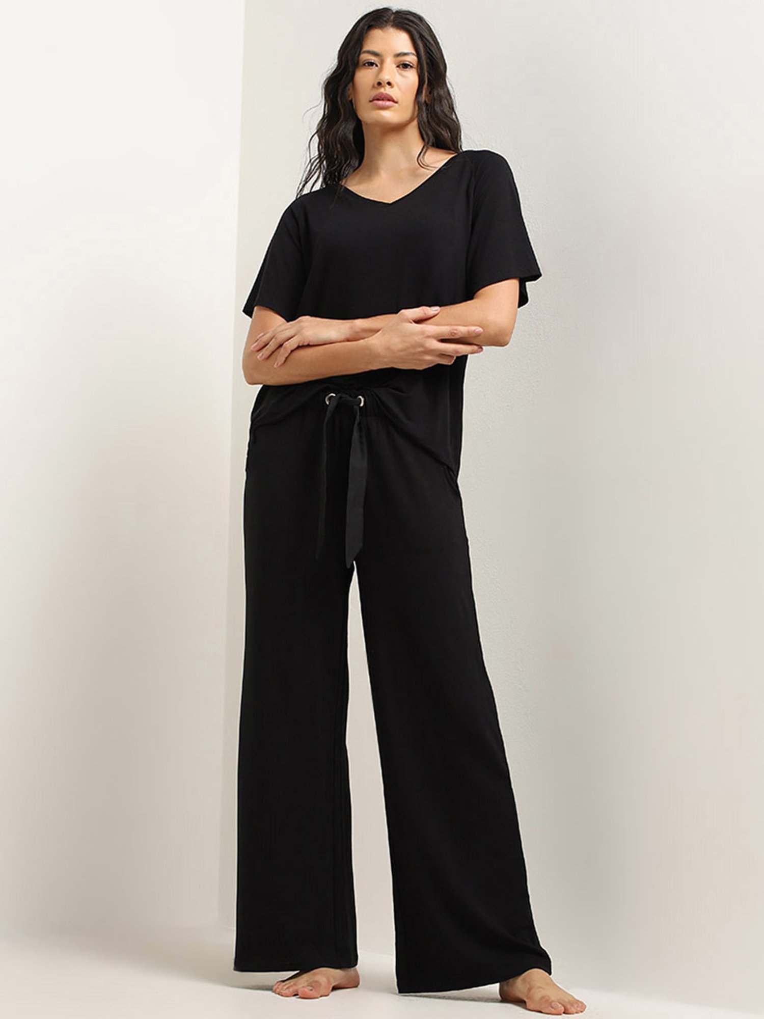 Wunderlove by Westside Black Flared Mid-Rise Pants