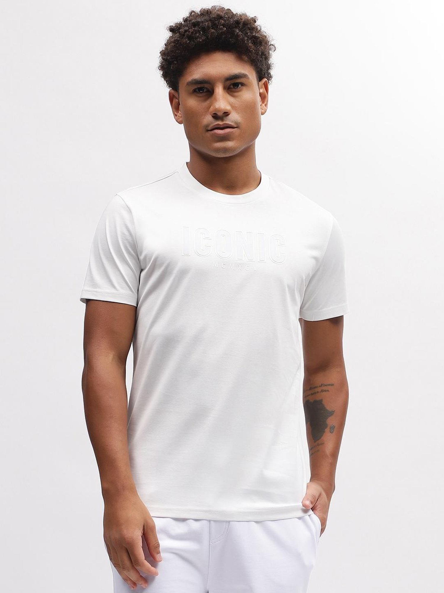 Iconic Men Solid Regular Fit Cotton T-shirt