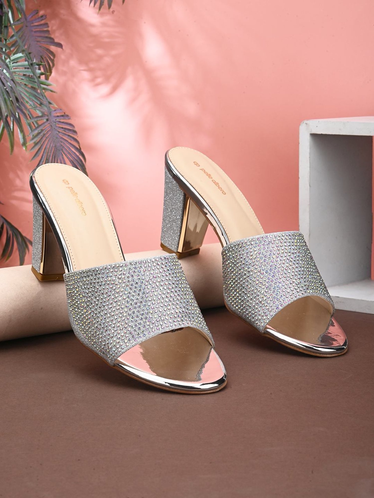 Pelle Albero Women's Silver Ethnic Sandals