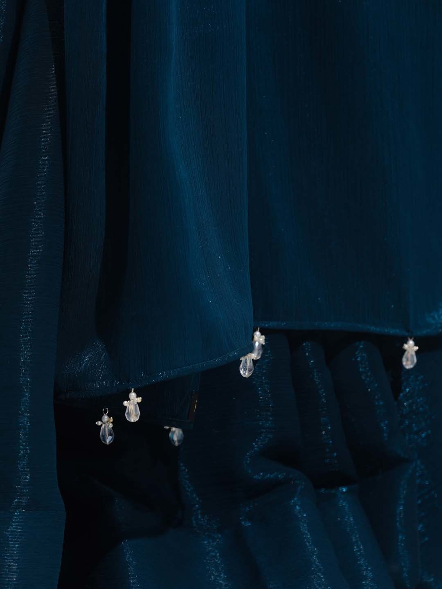 Swtantra Blue Plain Saree With Unstitched Blouse