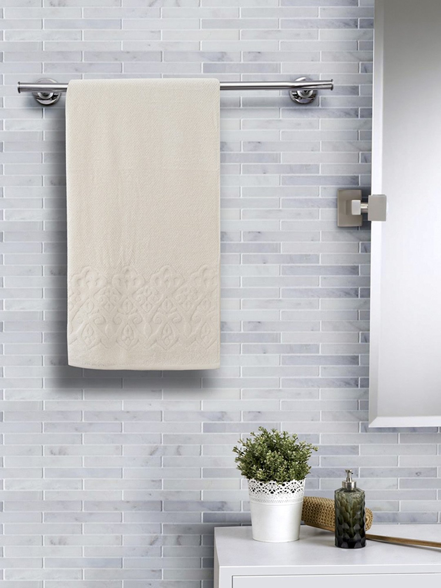 Maspar Super Soft Jacquard Beige Cotton 550 GSM Bath Towel - Set of 1