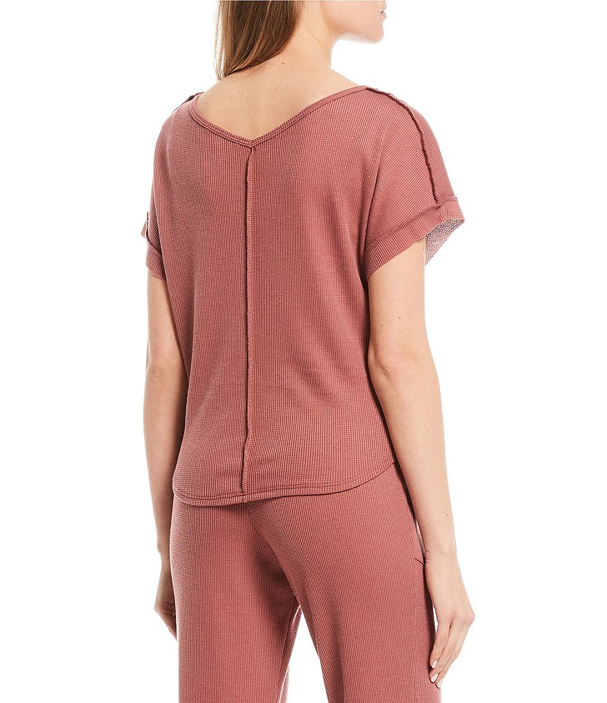 Evolutionary Coordinating V-Neck Front-Seam Top