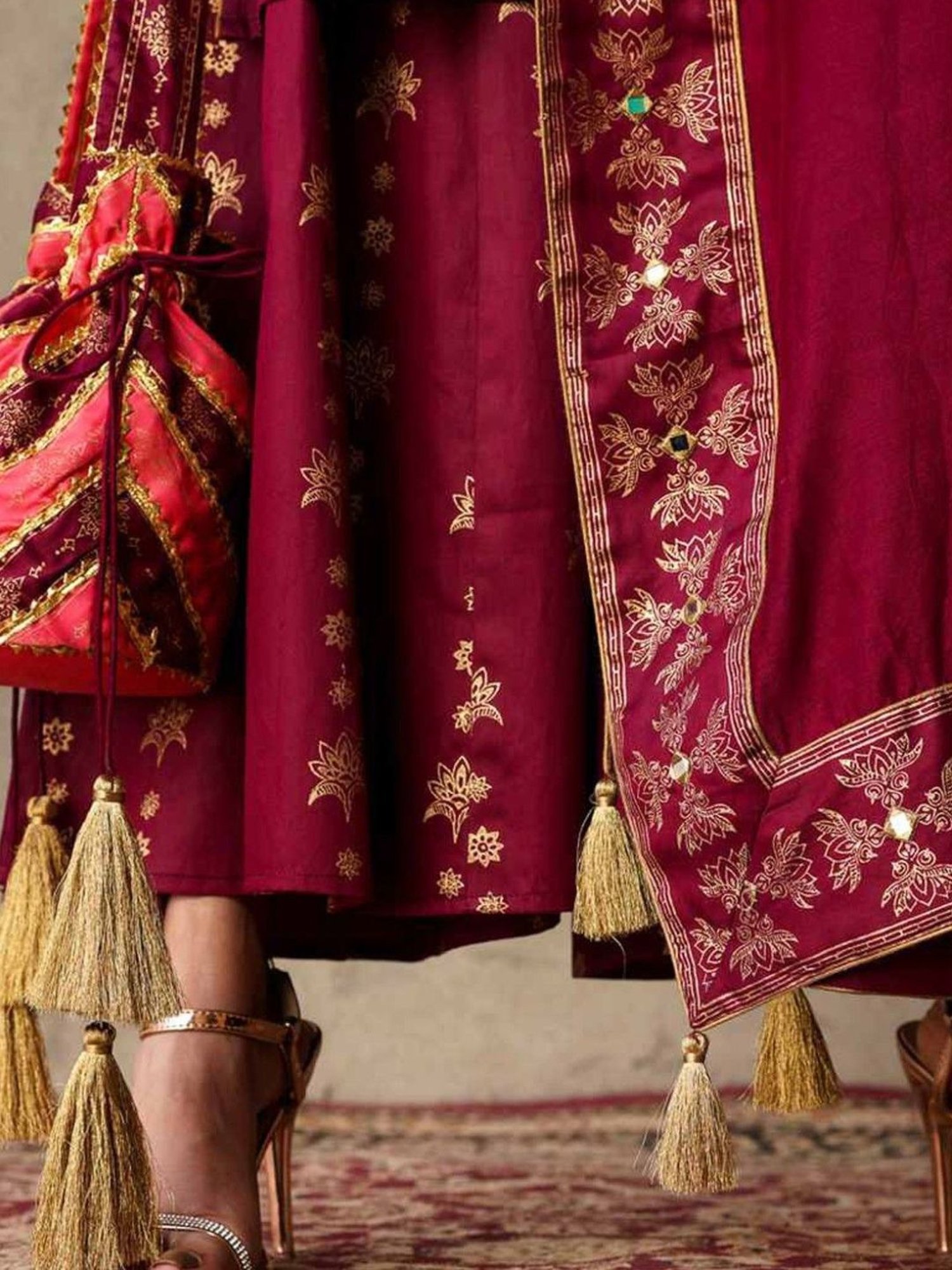 Akiso Plum Parv Chanderi Dupatta
