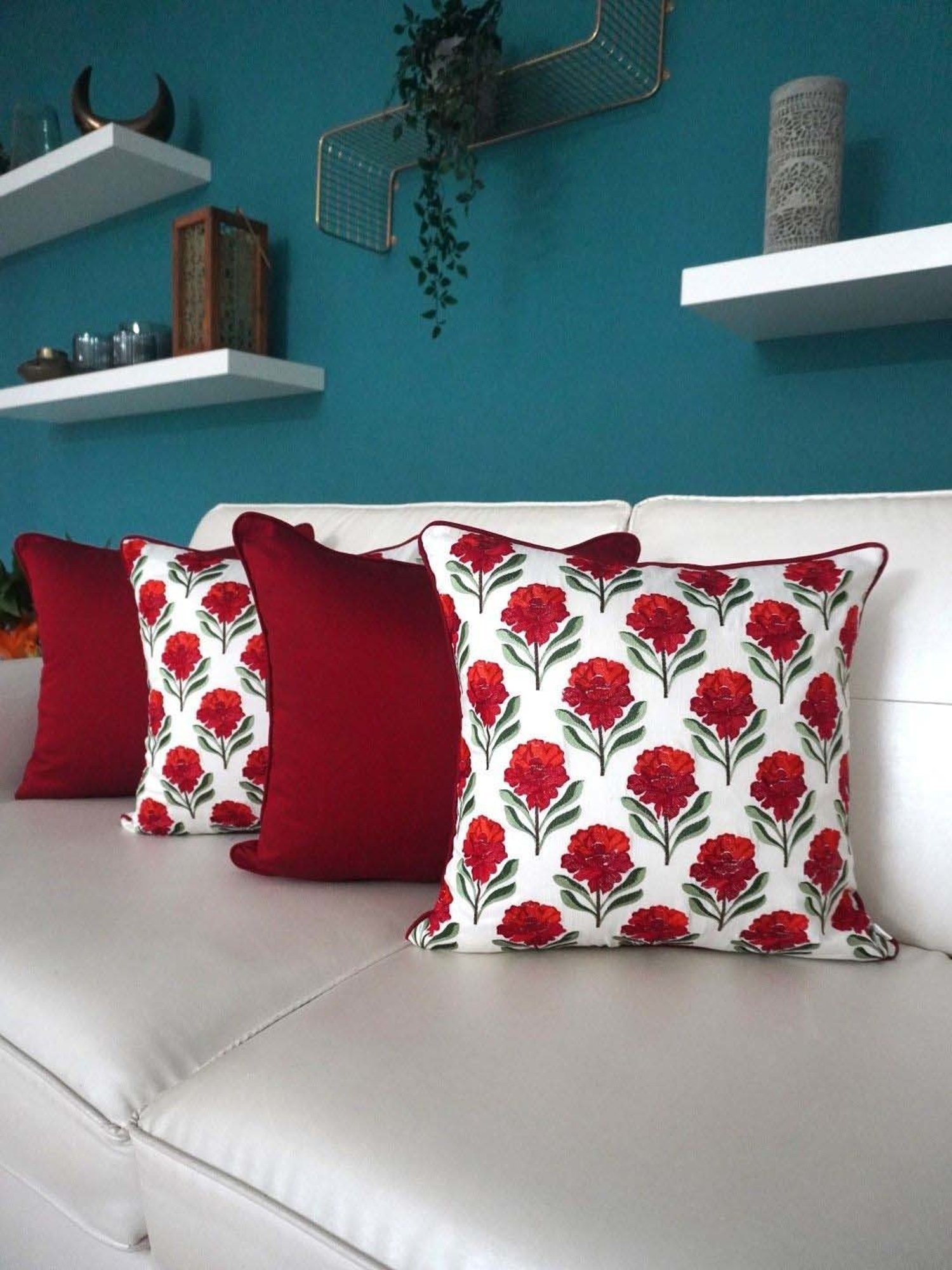 TARA Sparkling Homes Bagh-e-Khaas Red & White Cotton Cushion Cover - Set of 4