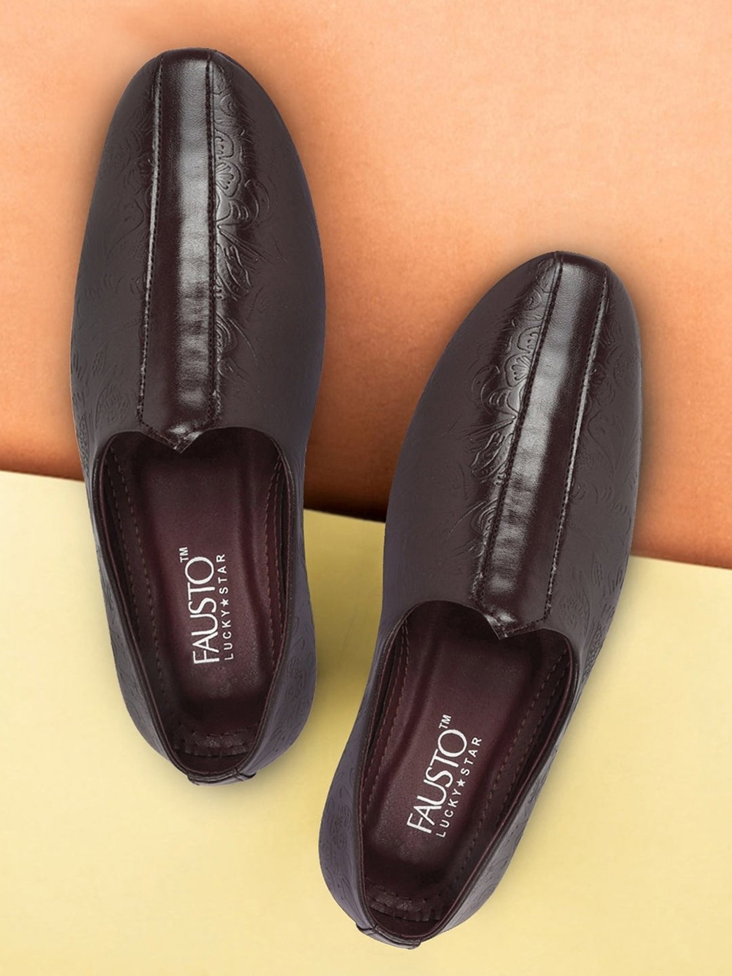 Fausto Men's Brown Ethnic Juttis