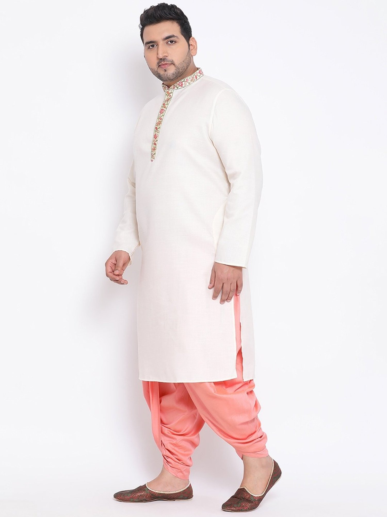 KISAH PLUS White Regular Fit Embroidered Kurta
